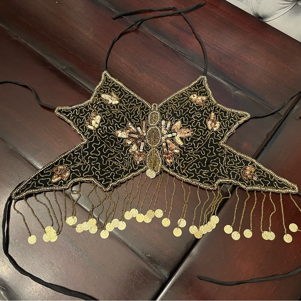 Belly dancer top / bra (black and gold)